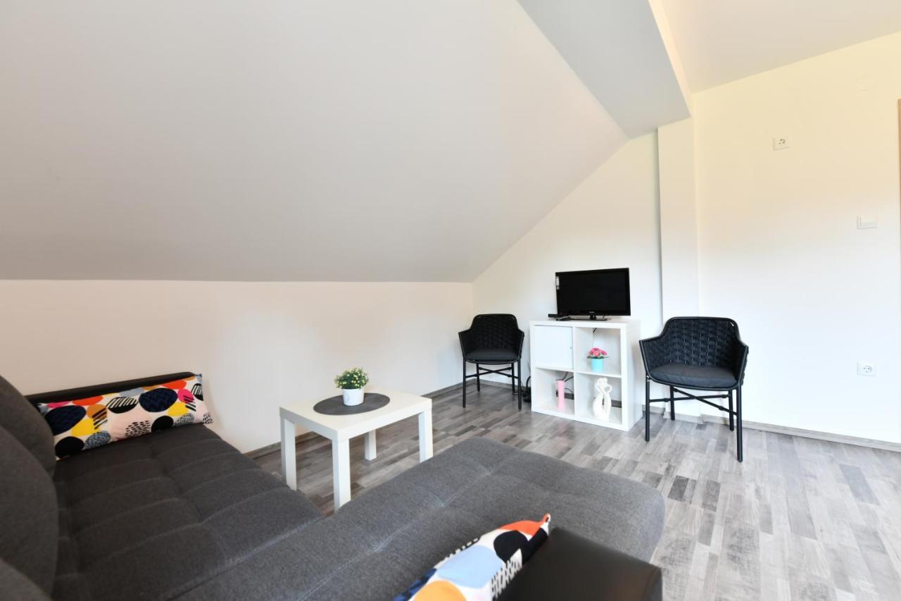 Apartman Mate Rakovica Exteriér fotografie