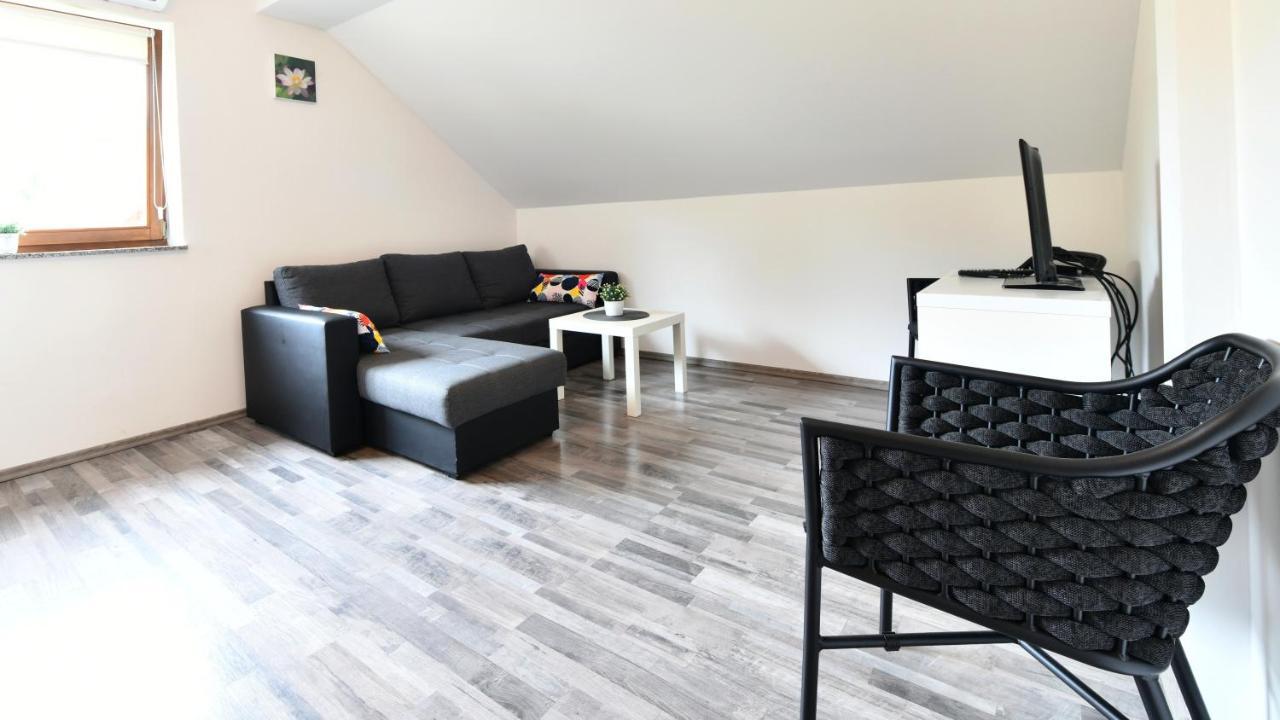 Apartman Mate Rakovica Exteriér fotografie